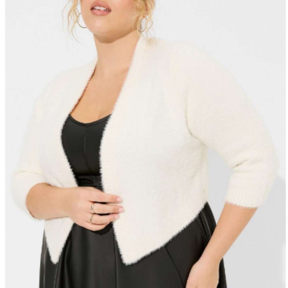 NEW Torrid White Eyelash Plush Soft Shrug Sweater Size 5X